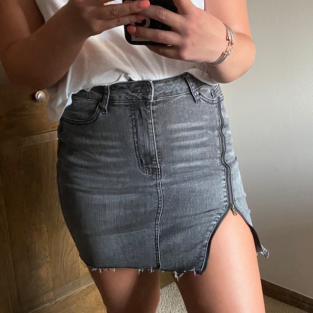Zip black jean skirt